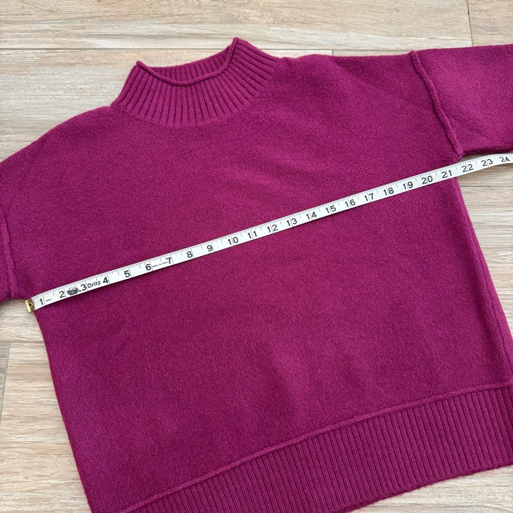Universal Thread Sweater - Picture 13 of 14